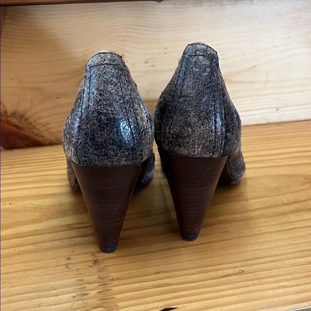 Frye Women's Rare Regina Pump - sz 7 - Picture 3 of 4